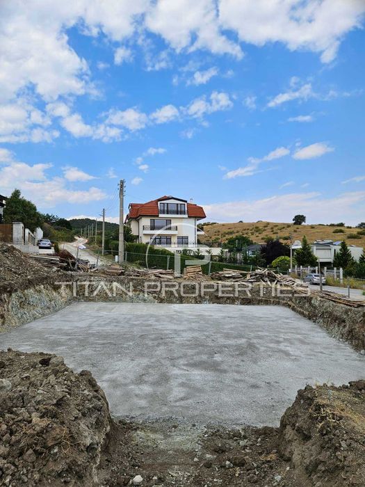 Двуетажна къща Белащица