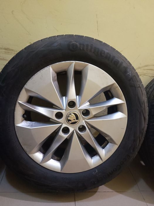 Джанти с гуми за skoda 205/60 /16