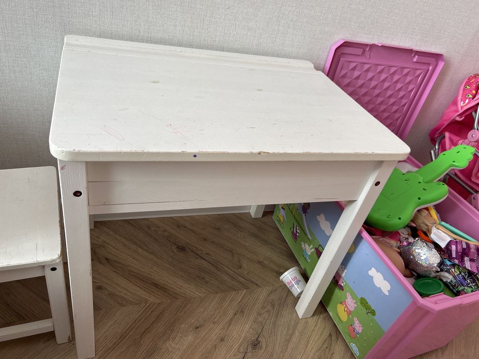 Продам б/у детский столик со стульями икеа