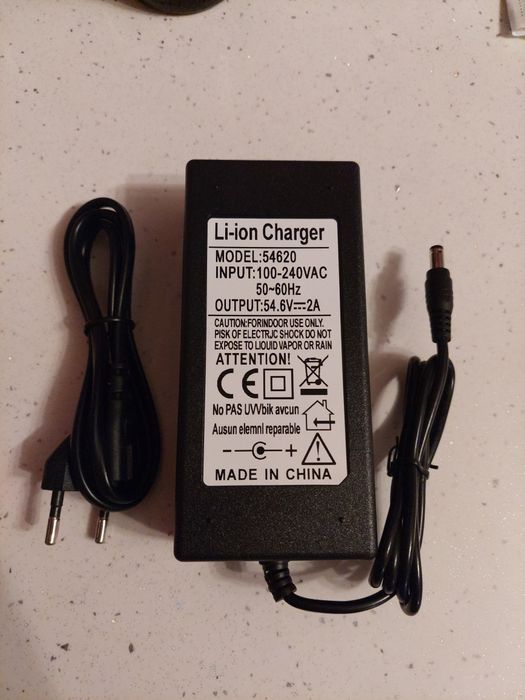 Incarcator de trotineta bicicleta 54.6 volti 2A