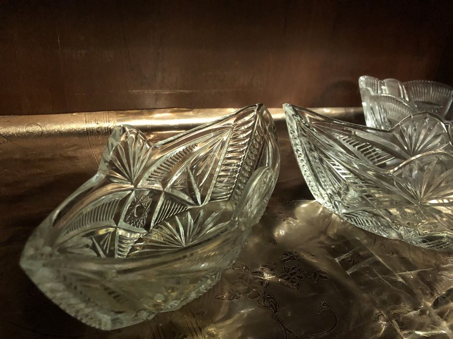 Хрустальные лодочки и конфетницы