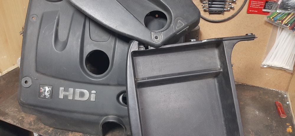 ПОДАРЯВАМ/продавам части за Пежо 307