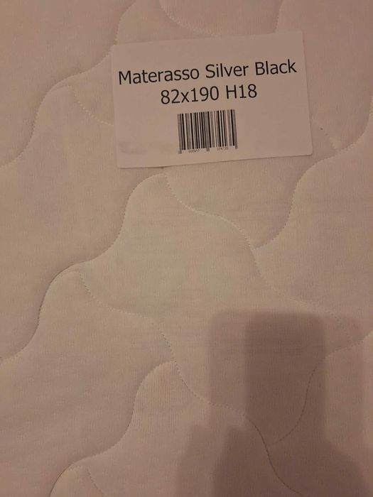 чисто нови матраци