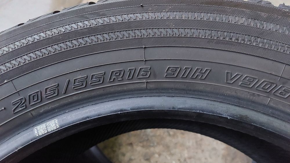 Зимни гуми 205/55/16 Yokohama BluEarth Winter 2 броя