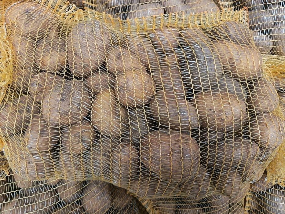 Cartofii albi proaspeți de Brașov