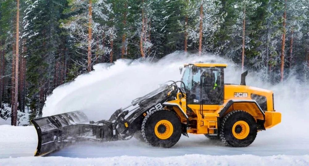 Экскаватор-погрузчик под объект уборка