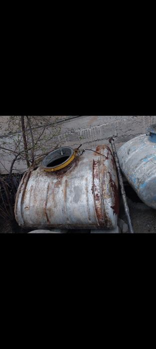 Продается бочка алюминий под воду или молоко.