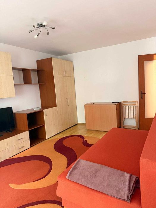 Inchiriez apartament 1 camera Nicolina 1