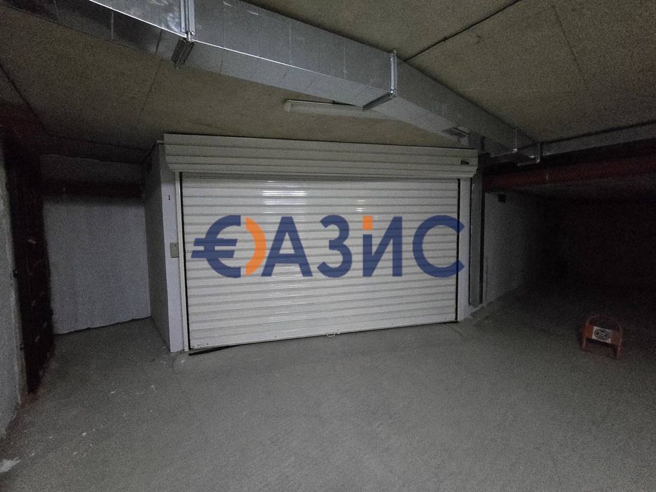 Голям подземен Гараж в сграда Златна рибка, Несебър, България, 33,44