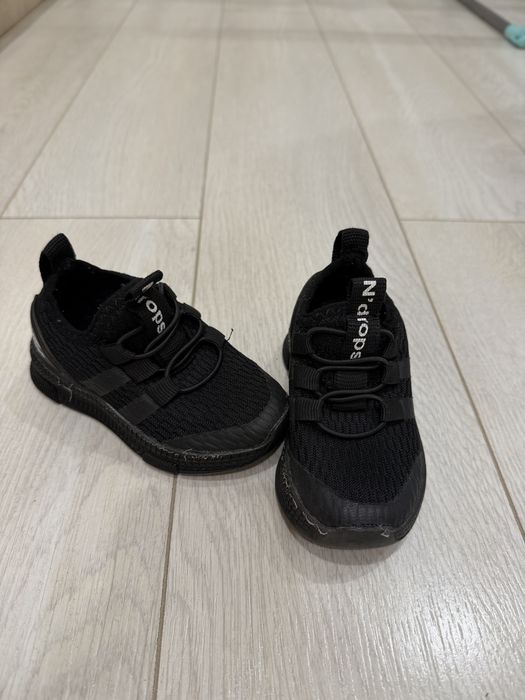 Кроссовки по 2 тыс на весну