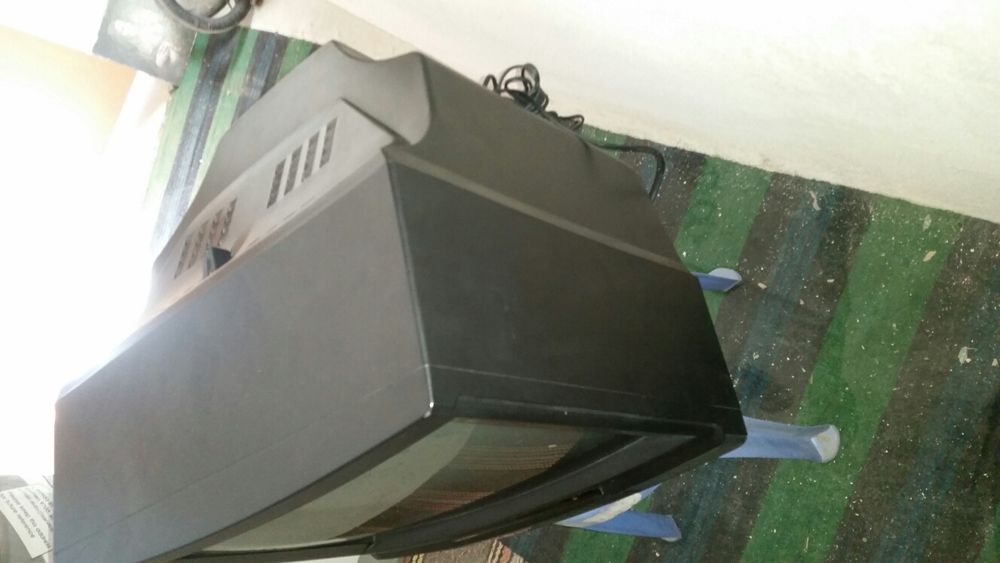 Телевизор Sharp 21 инча