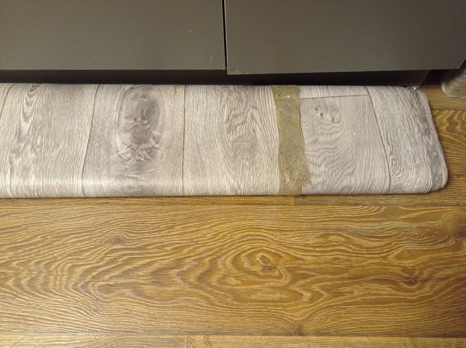 Новый линолеум в рулоне