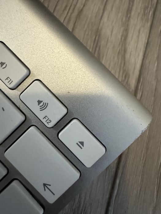 Tastatura apple bluetooth