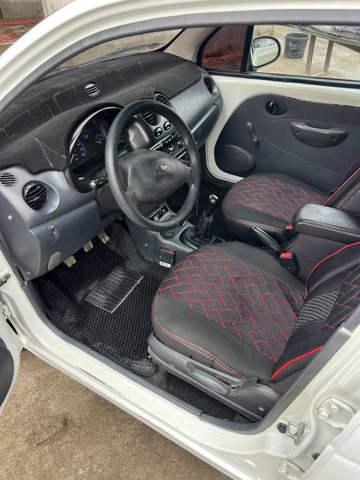 Mashina sotiladi srochna