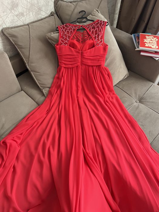 Дизайнерское вечернее платье