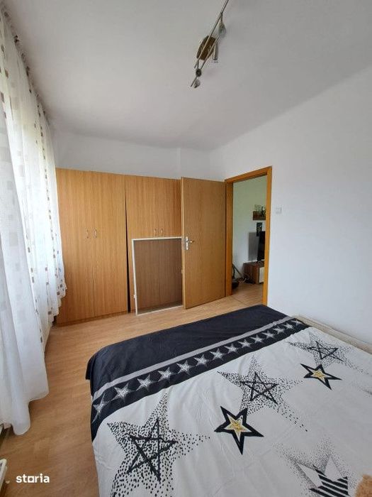Apartament cu 3 camere, etaj 3 din 3, Zona Bilascu