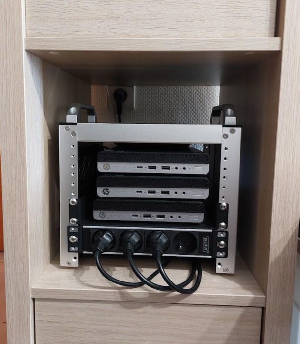 DeskPi RackMate T0 Plus 10 Inch 4U Mini Server Rack Cabinet Homelab NAS Ubiquiti MikroTik Proxmox Open Box