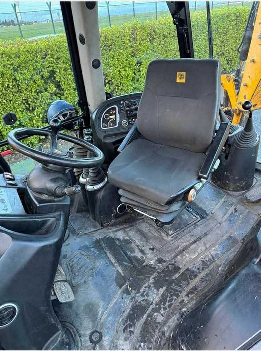 vand buldoexcavator jcb 3cx , an 2014