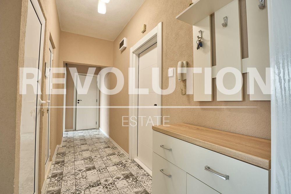 Дава се под наем Тристаен апартамент в Пловдив, Гагарин - 68 кв.м за 460 € - Снимка #9