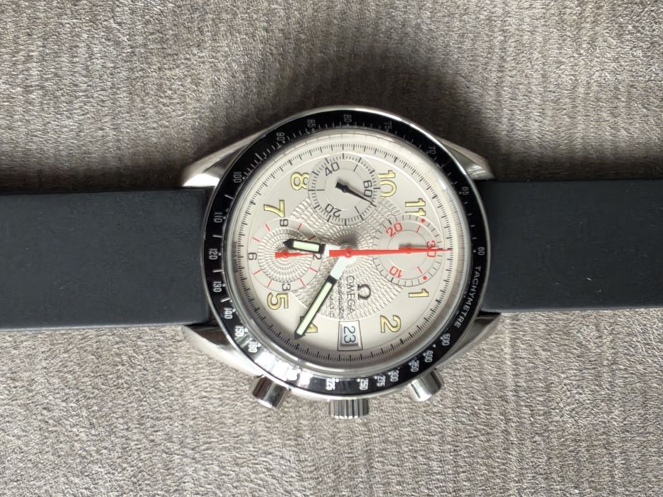 Omega Speedmaster Mark 40 Japan Edition