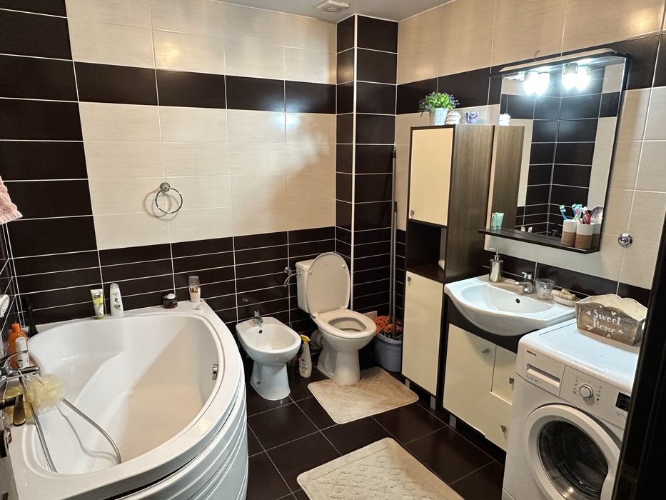 Apartament 3 camere ultracentral, etaj 1, bloc nou, parcare subterana, complet mobilat si utilat
