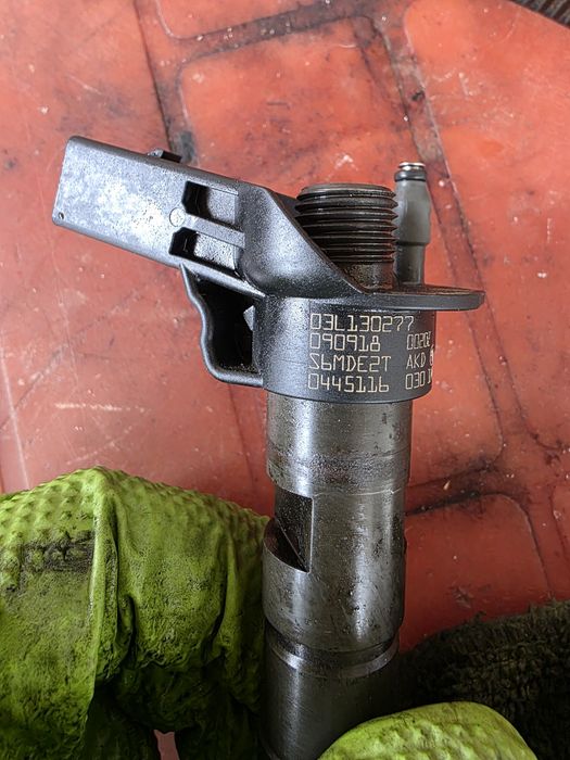 Injector CAGB Audi A4 Q5 A5 A6 03L130277