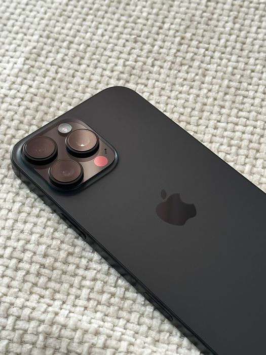 Продам Iphone 16 pro max