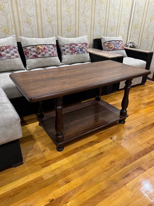 Кухонная мебель, стол в бонус