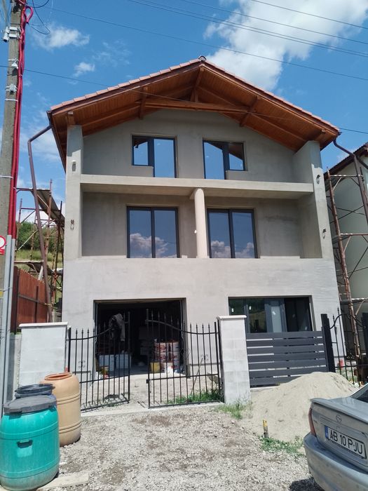 Executăm placări exterioare