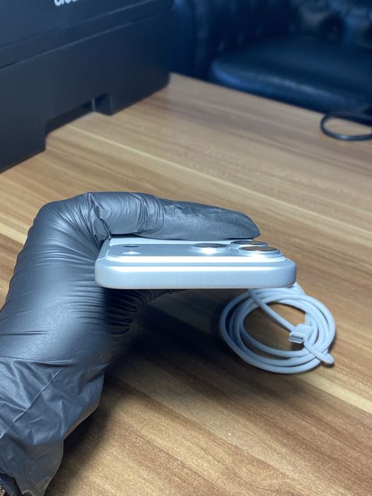 iPhone 17 Pro Max • 256 GB • Silver