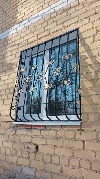 Решетки на окна.