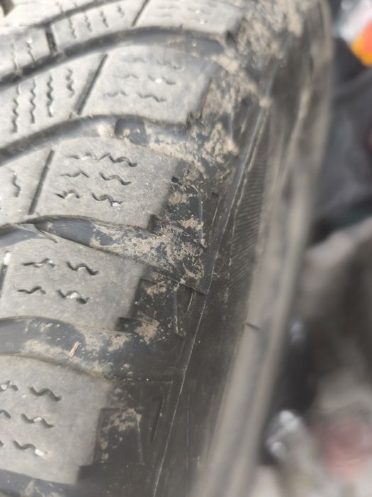 2 броя зимни гуми 175 / 65 / 14