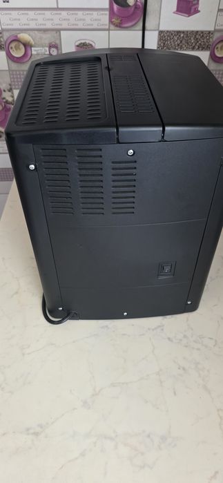 Кофемашина Delonghi ESAM3000