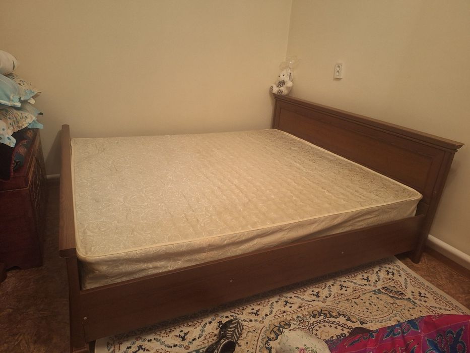 Спальный гарнитур б/у