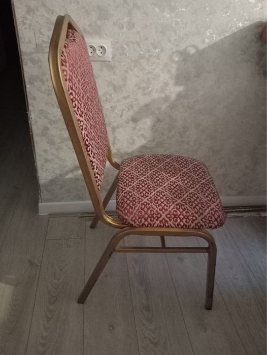 Продам стулья обеденные для кухни