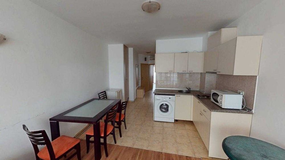 Продава се Двустаен апартамент в к.к. Слънчев бряг - 74 кв.м за 933 €/кв.м - Снимка #2