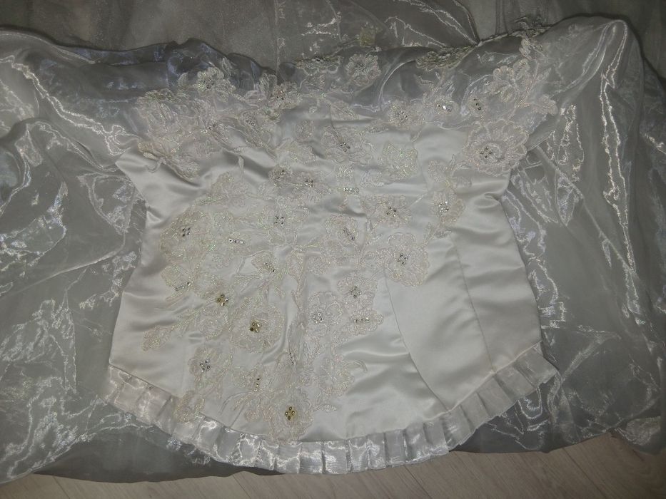 Продам свадебные платье