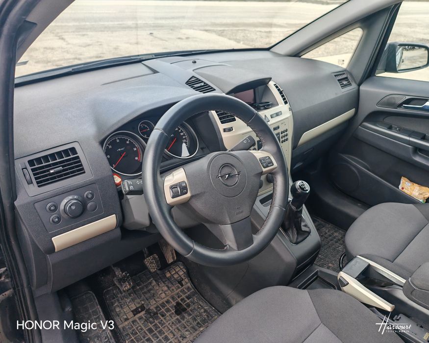 Opel Zafira B ..
