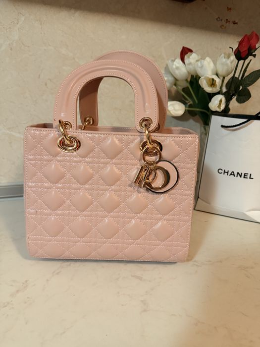 Дамска чанта Lady Dior пудра среден размер