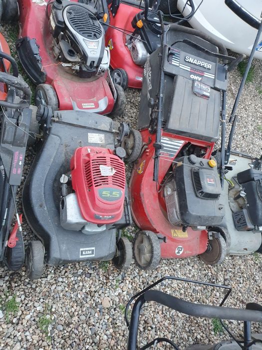 Masina de tuns iarba gazon