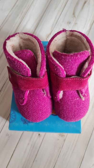 Продам пинетки войлочные.