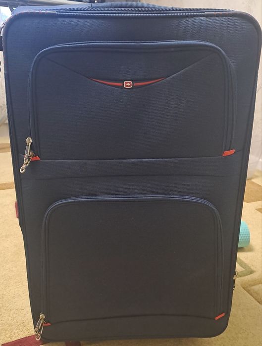 Продам чемодан пользовались 1 раз