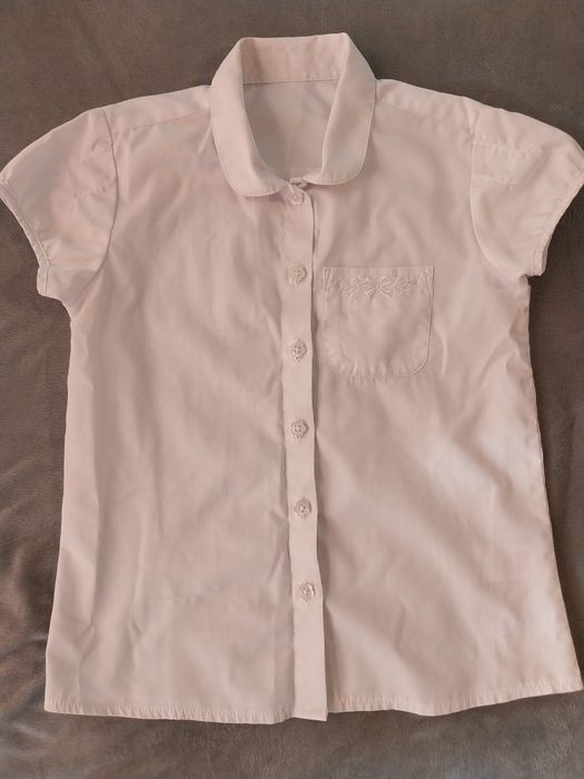 Три броя бели ризи за възраст 5-6 години