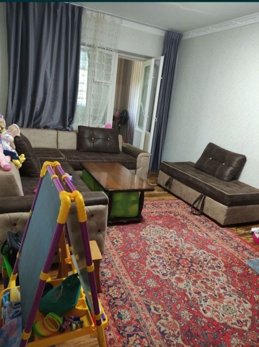 Продаю свою 3 комнатную в центре