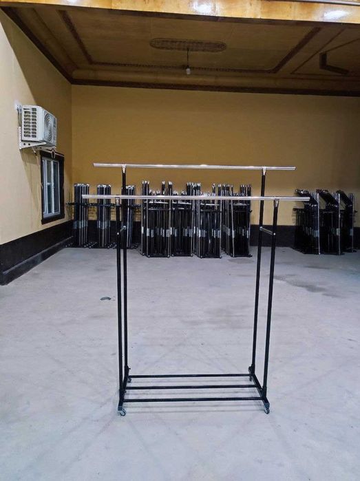 Garderobniy veshilka