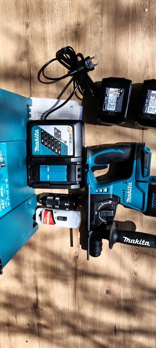 Set rotopercutor makita dhr 243nou ! Se vinde cu tot ce se vede in poze