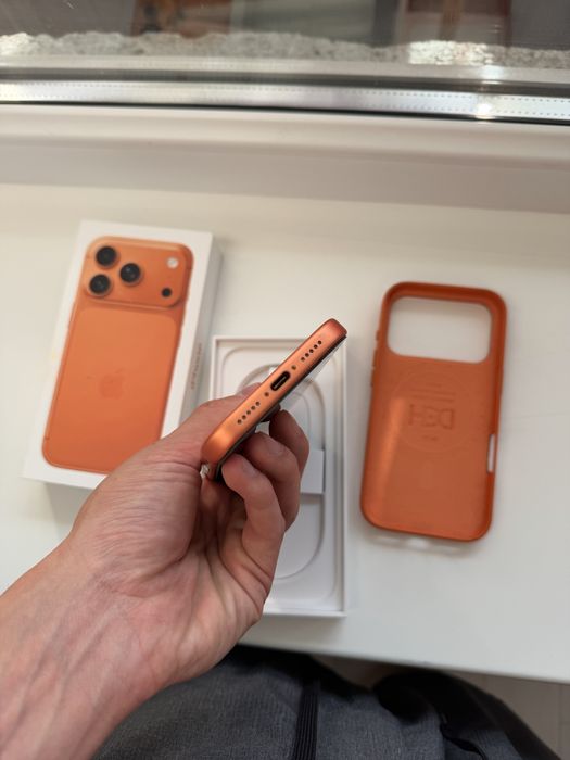 Продам Iphone 17 pro 256gb