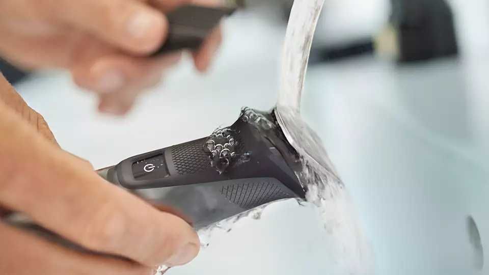 Aparat de tuns barba, par, faţă, cap şi corp si all-in-One Philips Multigroom Series 7000 DualCut 18 in 1