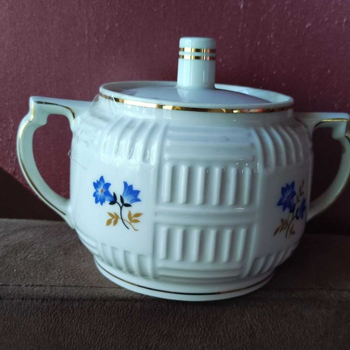 Порцеланова захарница