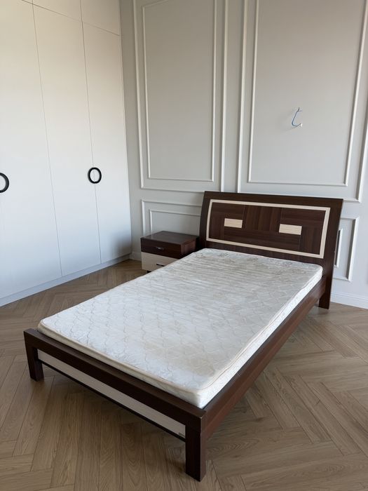 Кровать 120х200 и тумбочка